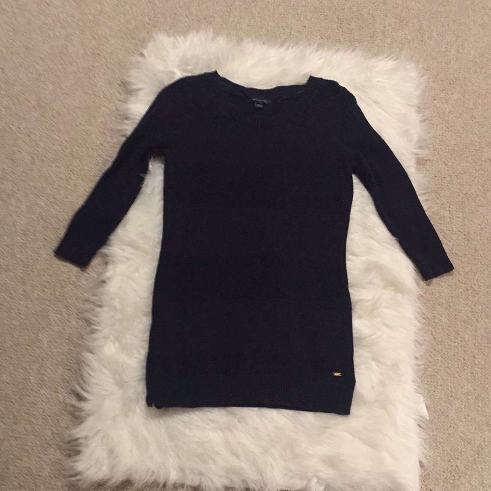 Tommy Hilfiger sweater. Navy Blue. Small.